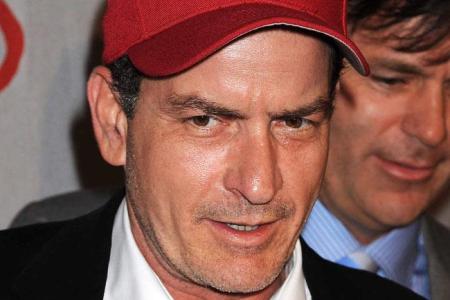 Charlie Sheen entschuldigt sich bei Ashton Kutcher