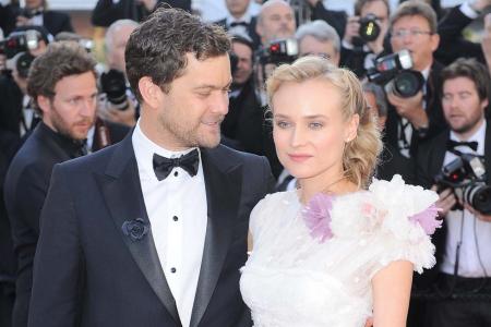 Joshua Jackson überrascht Diane Kruger mit Kette