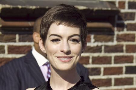 Anne Hathaway: Hochzeit erst im nächsten Jahr