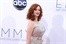 Christina Hendricks bleibt auf dem Boden