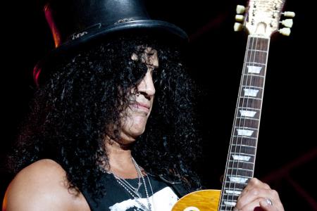 Slash verkleidet sich als sich selbst