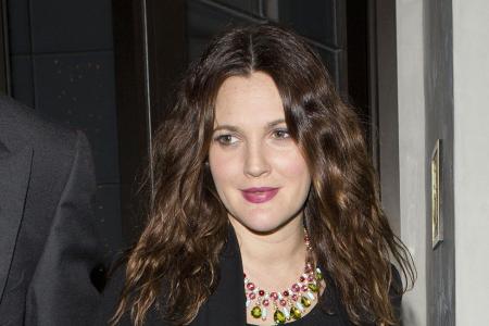 Drew Barrymore lässt Tattoos entfernen