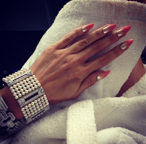 Ist Irina Shayks Nail Art Hot oder Drop?